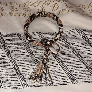 Wristlet keychain. Snakeskin print. Great shape. FREE w PURCHASE!